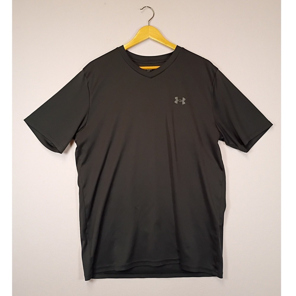 Athletic Performance Under Armour Mens Large Black V-Neck HeatGear Loose Tee